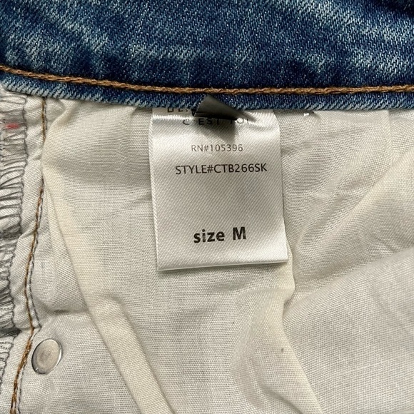 BLACK LABEL, NWOT, FRINGE, DENIM MINI SKIRT. SIZE M - Picture 4 of 6